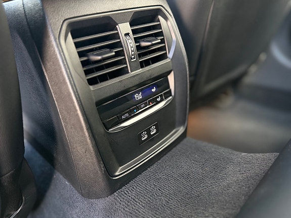 BMW 330e 15 of 20