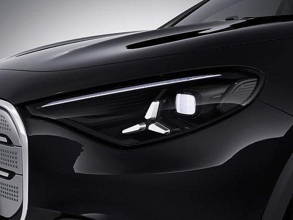 Mercedes-Benz GLA250+ 6 of 8