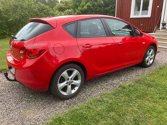 Opel Astra 4 of 6