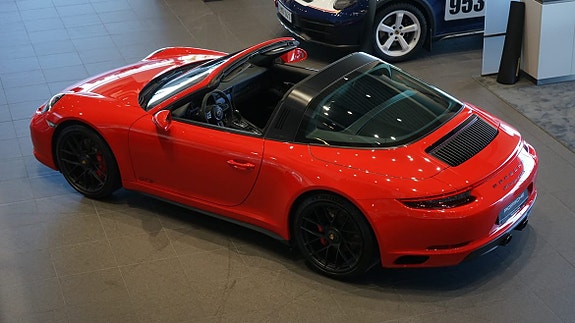 Porsche 911 Targa 4 GTS 3 of 6