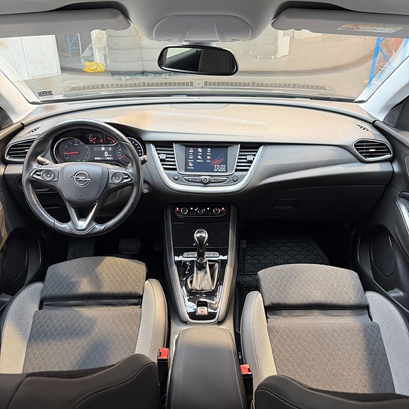 Opel Grandland X 9 of 11