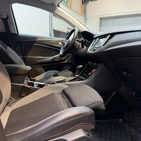 Opel Grandland X 11 of 11