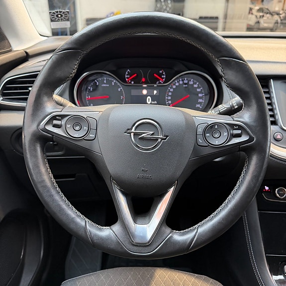 Opel Grandland X 10 of 11