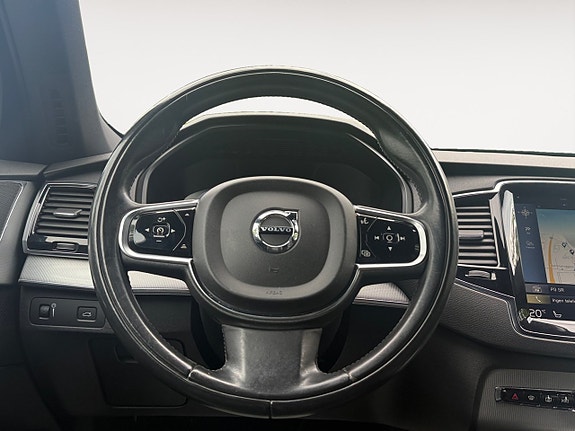 Volvo XC90 15 of 20
