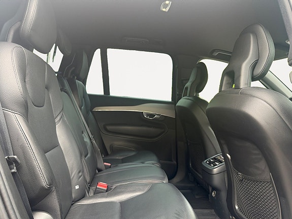Volvo XC90 13 of 20