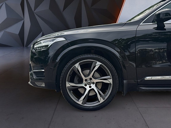 Volvo XC90 8 of 20