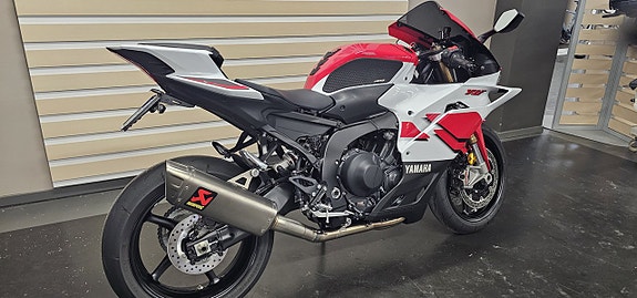 Yamaha YZF-R9 70th Anniversary White (Demo) 2 of 4