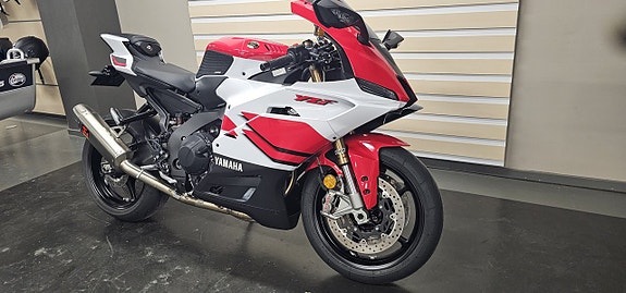 Yamaha YZF-R9 70th Anniversary White (Demo) 3 of 4