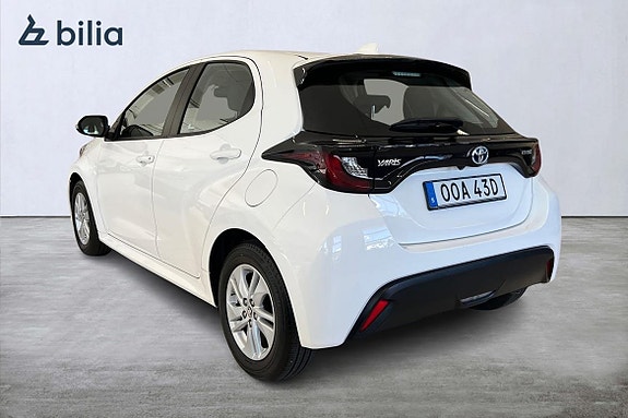 Toyota Yaris 2 of 21
