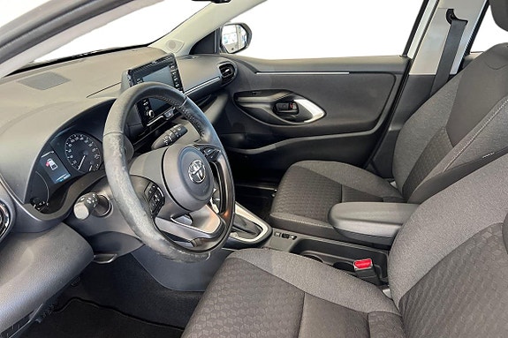 Toyota Yaris 14 of 21