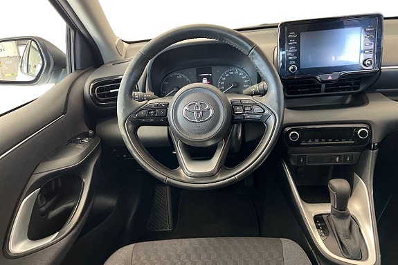 Toyota Yaris 11 of 21