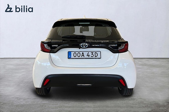 Toyota Yaris 4 of 21