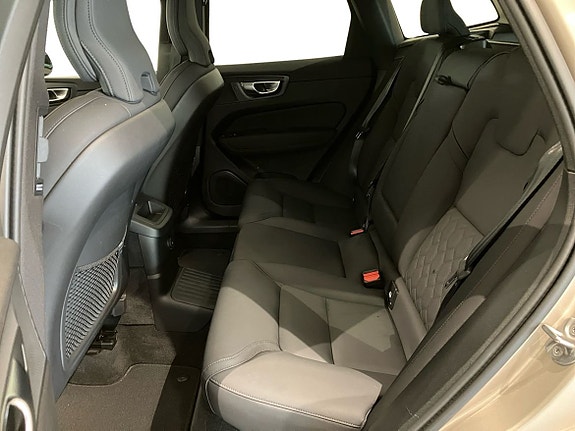 Volvo XC60 7 of 16