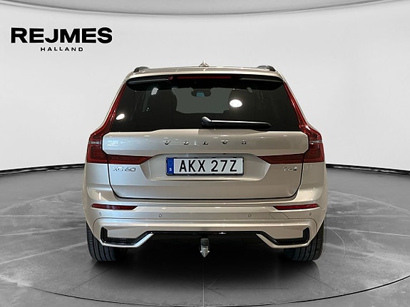 Volvo XC60 8 of 16