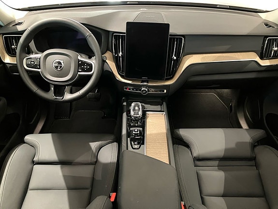 Volvo XC60 5 of 16