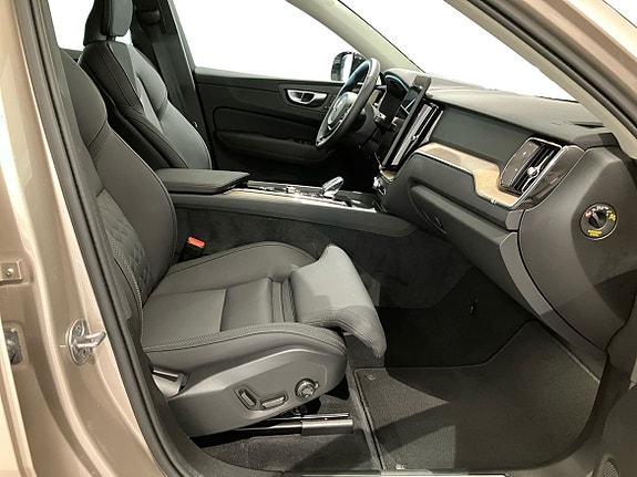 Volvo XC60 4 of 16