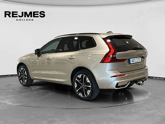 Volvo XC60 2 of 16