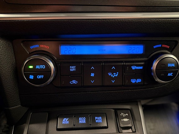Toyota Auris 24 of 24