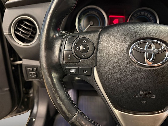 Toyota Auris 21 of 24