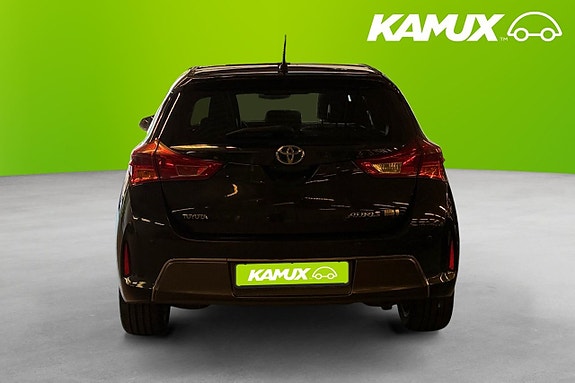 Toyota Auris 5 of 24