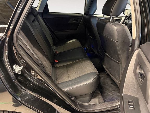 Toyota Auris 14 of 24