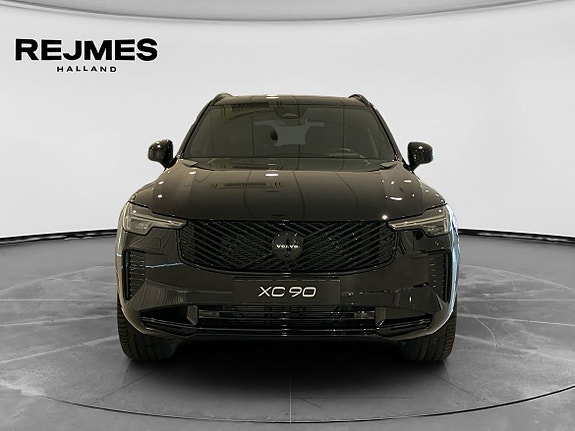 Volvo XC90 8 of 13
