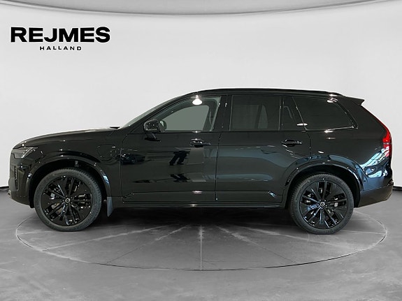 Volvo XC90 3 of 13