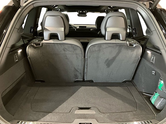 Volvo XC90 13 of 13