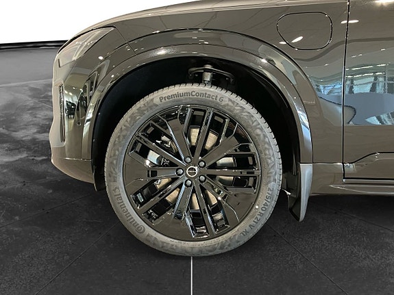 Volvo XC90 9 of 13