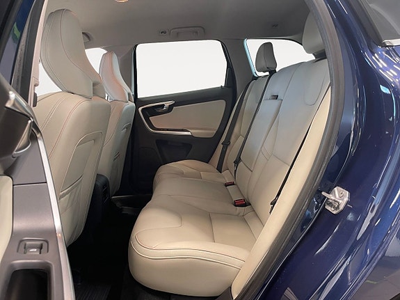 Volvo XC60 12 of 20