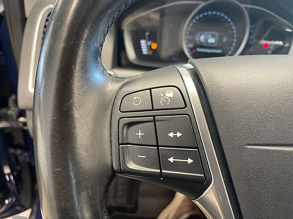 Volvo XC60 16 of 20