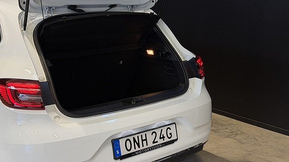 Renault Clio 25 of 25