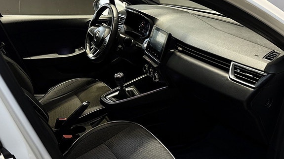 Renault Clio 23 of 25