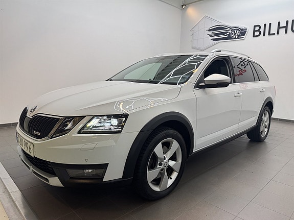 Skoda Octavia Scout 5 of 19