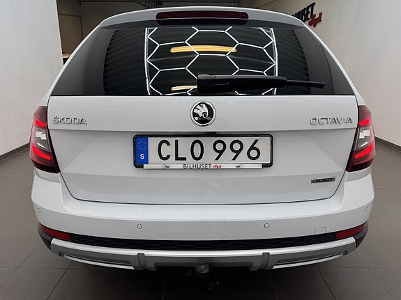 Skoda Octavia Scout 6 of 19