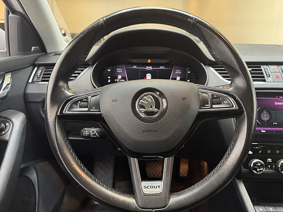 Skoda Octavia Scout 10 of 19