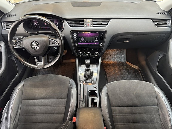 Skoda Octavia Scout 9 of 19