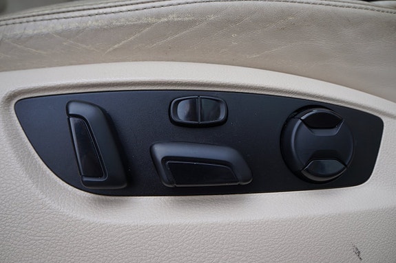 Volkswagen Touareg 14 of 28