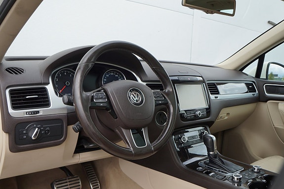Volkswagen Touareg 8 of 28
