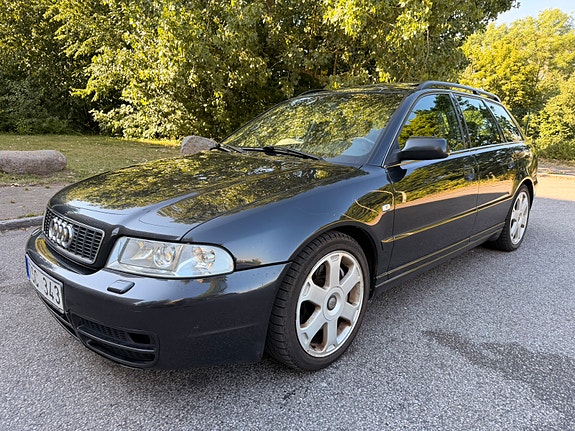 Audi S4 2 of 19