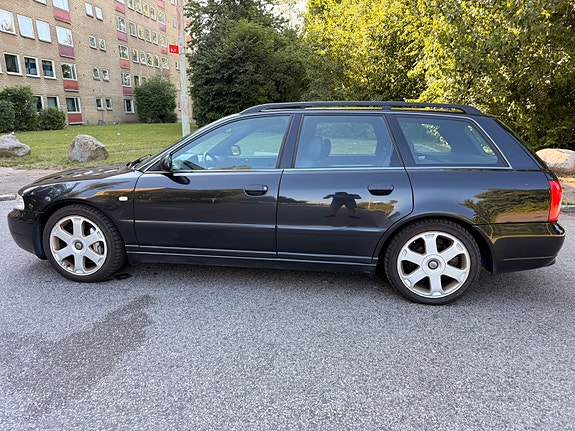 Audi S4 3 of 19