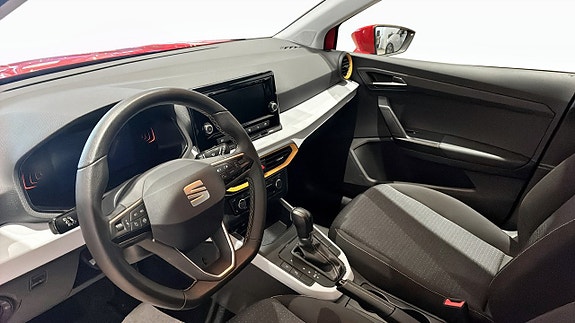 Seat Arona 7 of 12