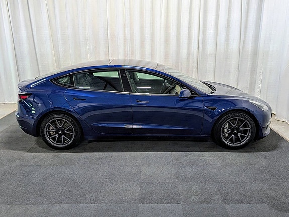 Tesla Model 3 5 of 16