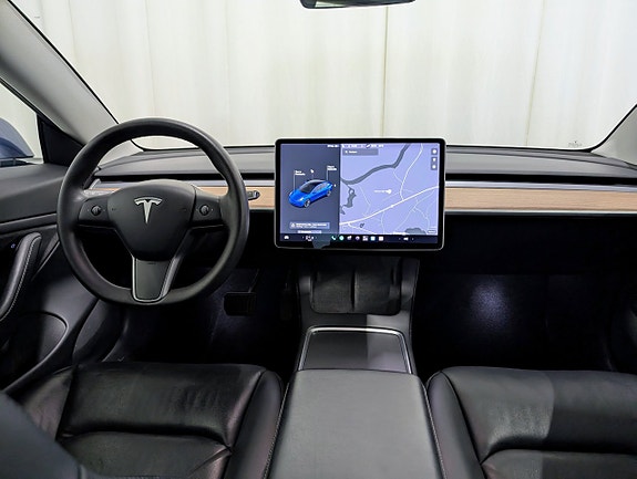Tesla Model 3 8 of 16