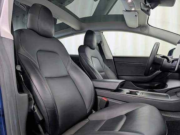 Tesla Model 3 12 of 16