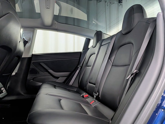 Tesla Model 3 13 of 16