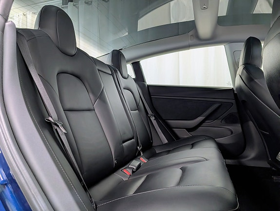 Tesla Model 3 14 of 16