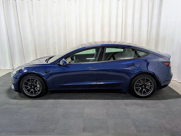 Tesla Model 3 2 of 16