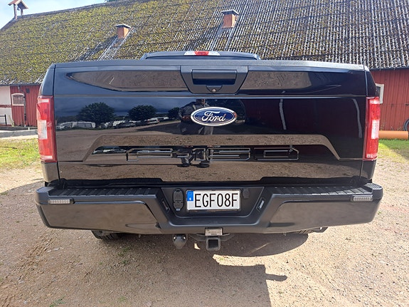 Ford F-150 2 of 6