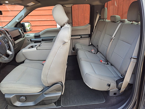 Ford F-150 4 of 6